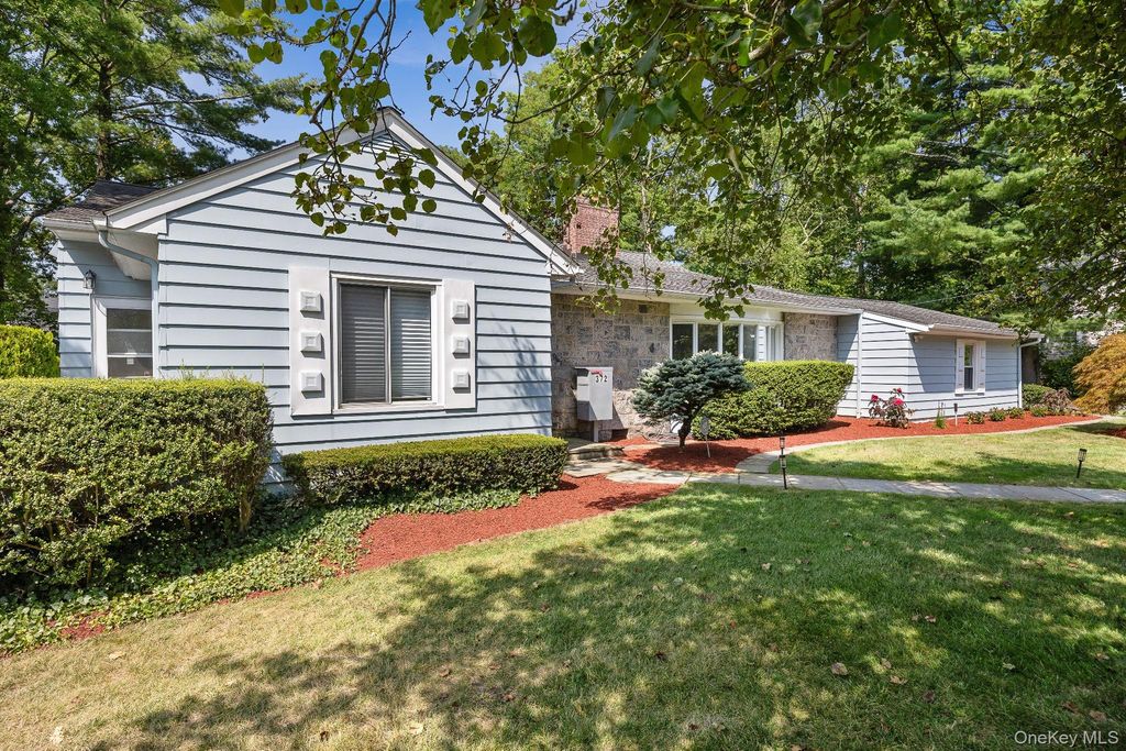 372 Heathcote Road, Scarsdale, NY 10583