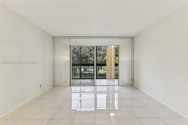 5900 NW 44th St 312, Lauderhill, FL 33319