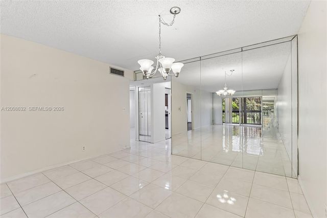 5900 NW 44th St 312, Lauderhill, FL 33319