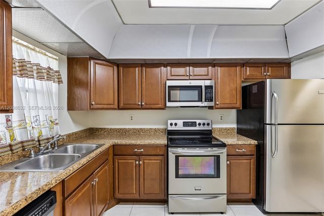 5900 NW 44th St 312, Lauderhill, FL 33319