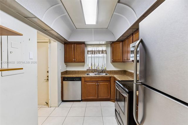 5900 NW 44th St 312, Lauderhill, FL 33319