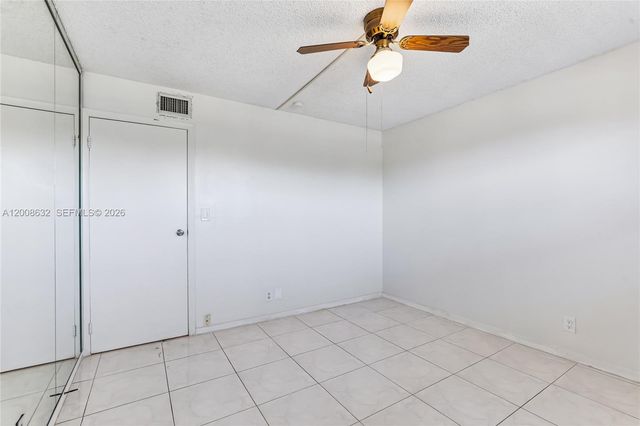 5900 NW 44th St 312, Lauderhill, FL 33319