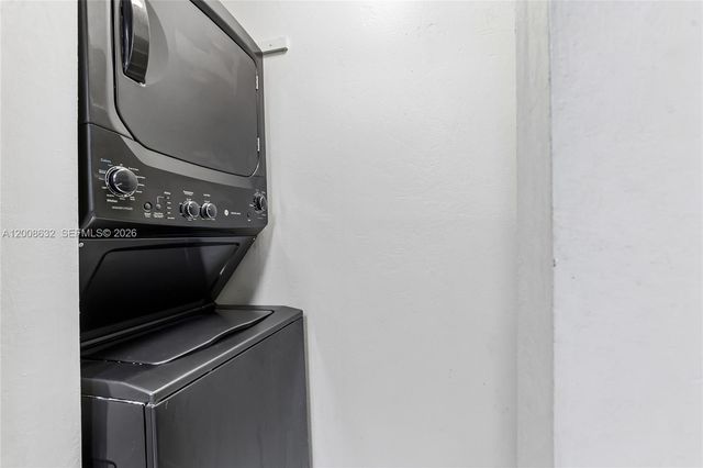 5900 NW 44th St 312, Lauderhill, FL 33319