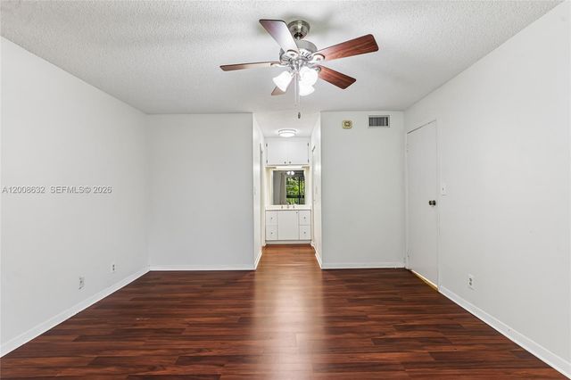 5900 NW 44th St 312, Lauderhill, FL 33319