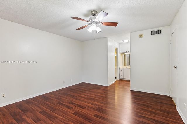 5900 NW 44th St 312, Lauderhill, FL 33319