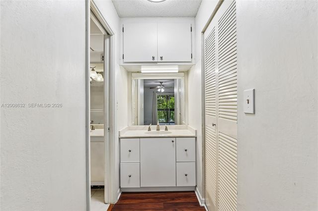 5900 NW 44th St 312, Lauderhill, FL 33319