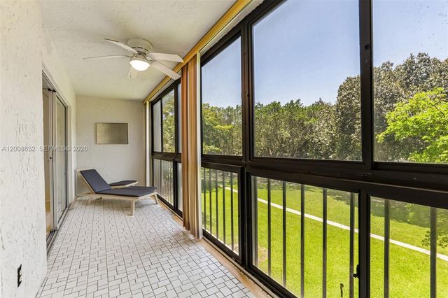 5900 NW 44th St 312, Lauderhill, FL 33319