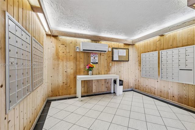 5900 NW 44th St 312, Lauderhill, FL 33319