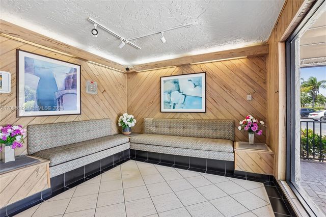 5900 NW 44th St 312, Lauderhill, FL 33319