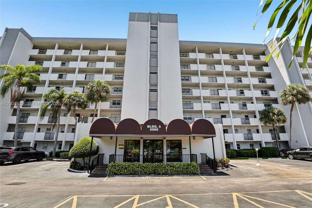 5900 NW 44th St 312, Lauderhill, FL 33319