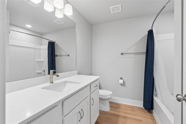 2924 Primrose Lane, Pella, IA 50219