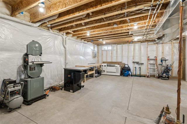 2924 Primrose Lane, Pella, IA 50219