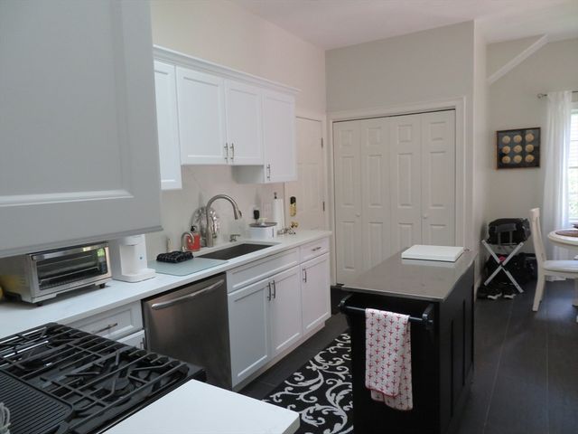 73 Hidden Bay Dr 73, Dartmouth, MA 02748