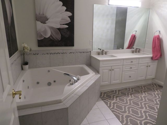 73 Hidden Bay Dr 73, Dartmouth, MA 02748