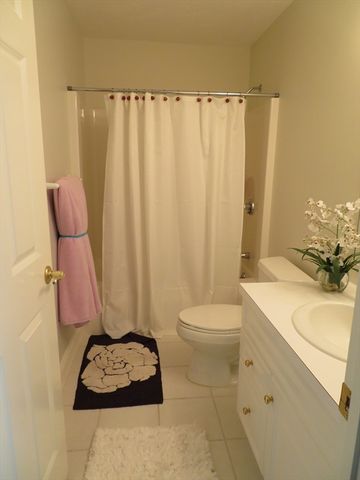 73 Hidden Bay Dr 73, Dartmouth, MA 02748