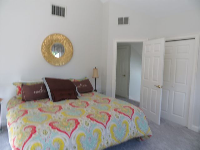 73 Hidden Bay Dr 73, Dartmouth, MA 02748