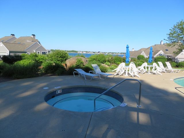 73 Hidden Bay Dr 73, Dartmouth, MA 02748