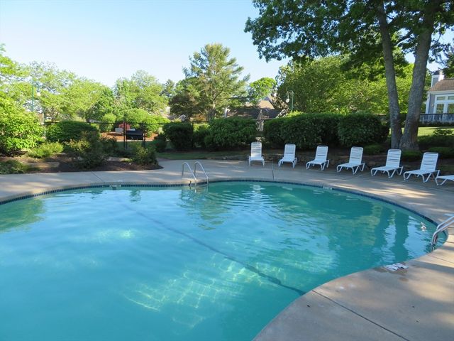 73 Hidden Bay Dr 73, Dartmouth, MA 02748
