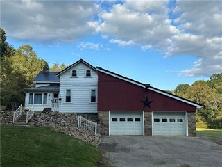 489 Crisswell Rd, Penn Twp, PA 16002