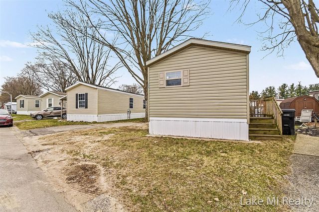 224 S Kenbrook Street, Grand Rapids, MI 49548
