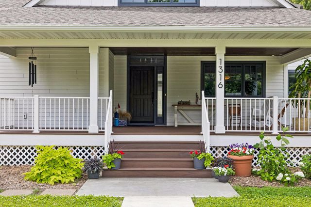 1316 3rd Street, Mendota, MN 55150