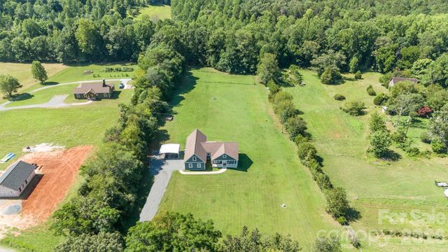 3154 NE 43RD Avenue, Hickory, NC 28601