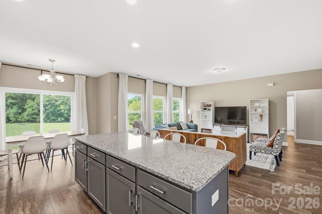 3154 NE 43RD Avenue, Hickory, NC 28601