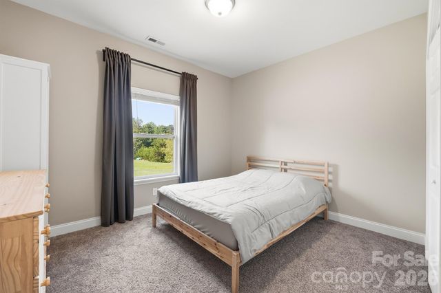 3154 NE 43RD Avenue, Hickory, NC 28601