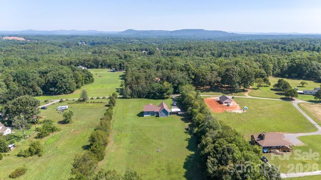 3154 NE 43RD Avenue, Hickory, NC 28601