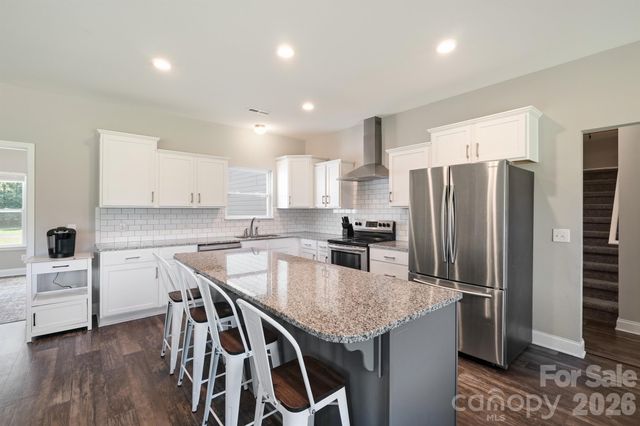 3154 NE 43RD Avenue, Hickory, NC 28601