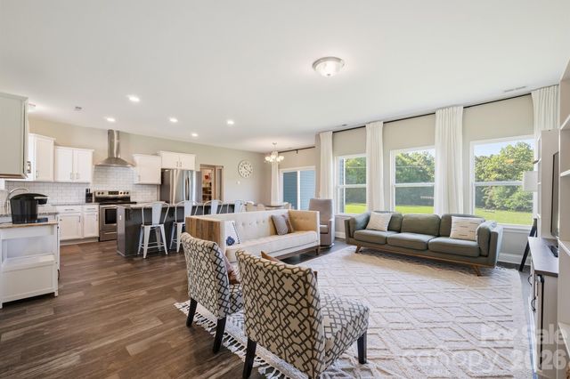 3154 NE 43RD Avenue, Hickory, NC 28601