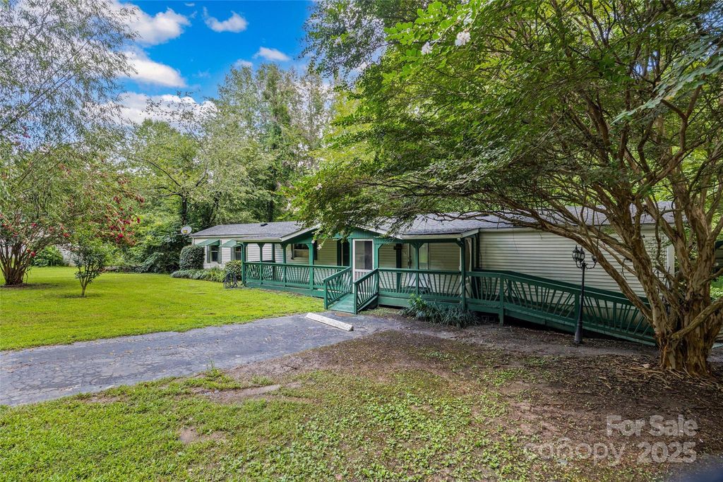 109 Daring Drive, Cherryville, NC 28021