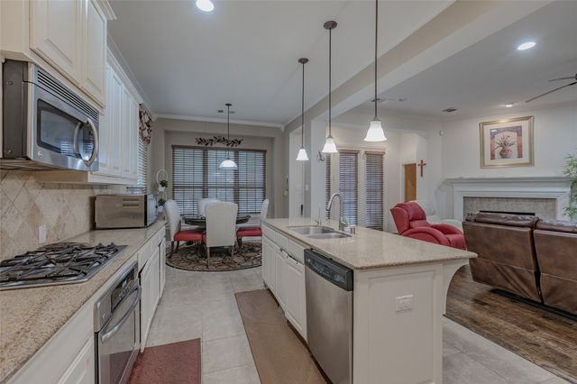 8313 Bayberry Avenue, Lantana, TX 76226