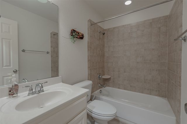 8313 Bayberry Avenue, Lantana, TX 76226