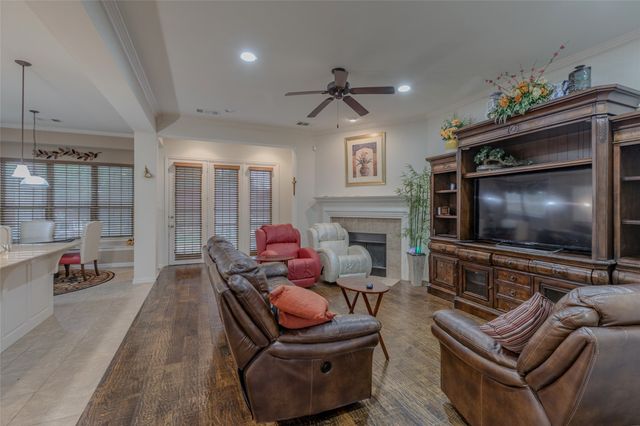 8313 Bayberry Avenue, Lantana, TX 76226