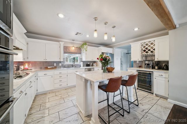 2340 S College Avenue S, Tulsa, OK 74114