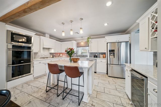 2340 S College Avenue S, Tulsa, OK 74114