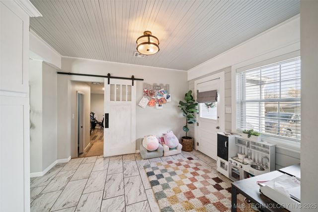 2340 S College Avenue S, Tulsa, OK 74114