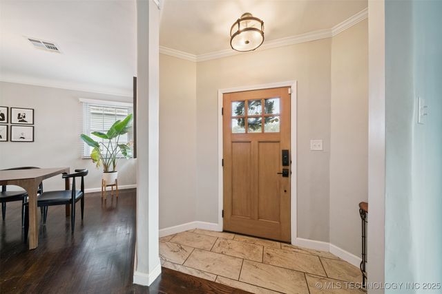 2340 S College Avenue S, Tulsa, OK 74114