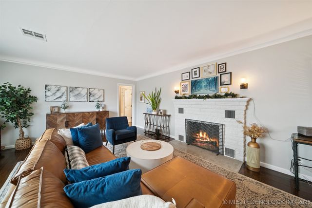 2340 S College Avenue S, Tulsa, OK 74114