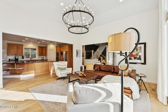 5475 E Pioneer Fork Road, Salt Lake City, UT 84108