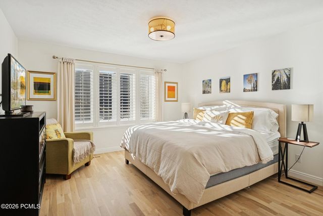 5475 E Pioneer Fork Road, Salt Lake City, UT 84108