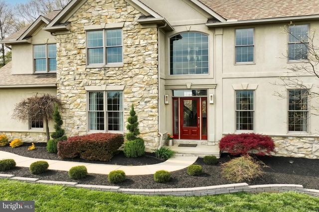 2252 SPANGLER CIR, York, PA 17406