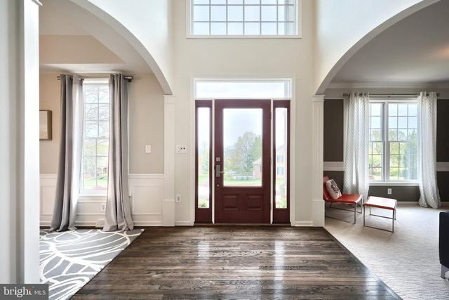 2252 SPANGLER CIR, York, PA 17406