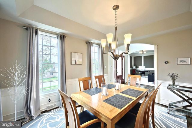 2252 SPANGLER CIR, York, PA 17406