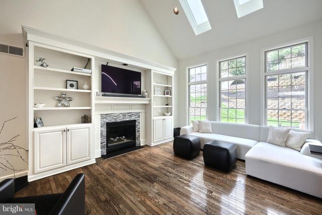 2252 SPANGLER CIR, York, PA 17406