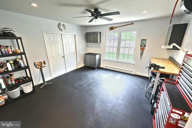 2252 SPANGLER CIR, York, PA 17406
