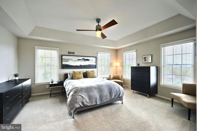 2252 SPANGLER CIR, York, PA 17406