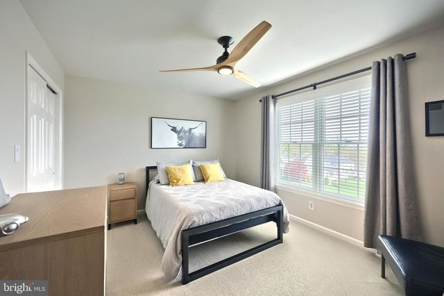 2252 SPANGLER CIR, York, PA 17406