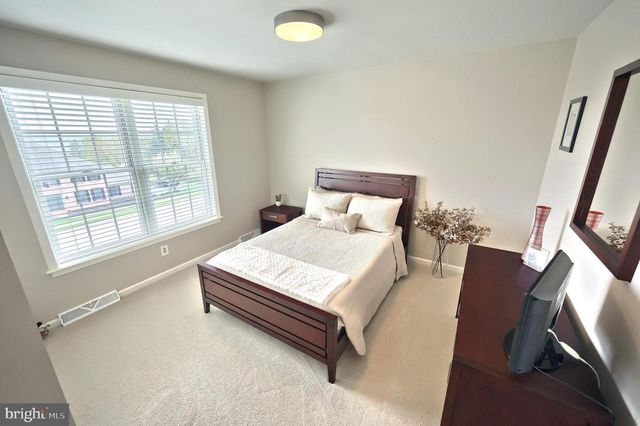 2252 SPANGLER CIR, York, PA 17406
